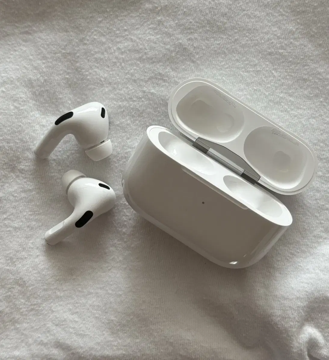 Airpods Pro 2 @ 에어팟프로2 판매합니다